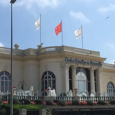 L'atelier Des Planches Hotel